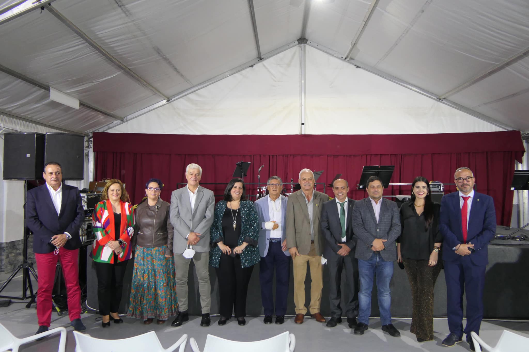 Autoridades y representantes de la Casa Herreña en un momento del acto