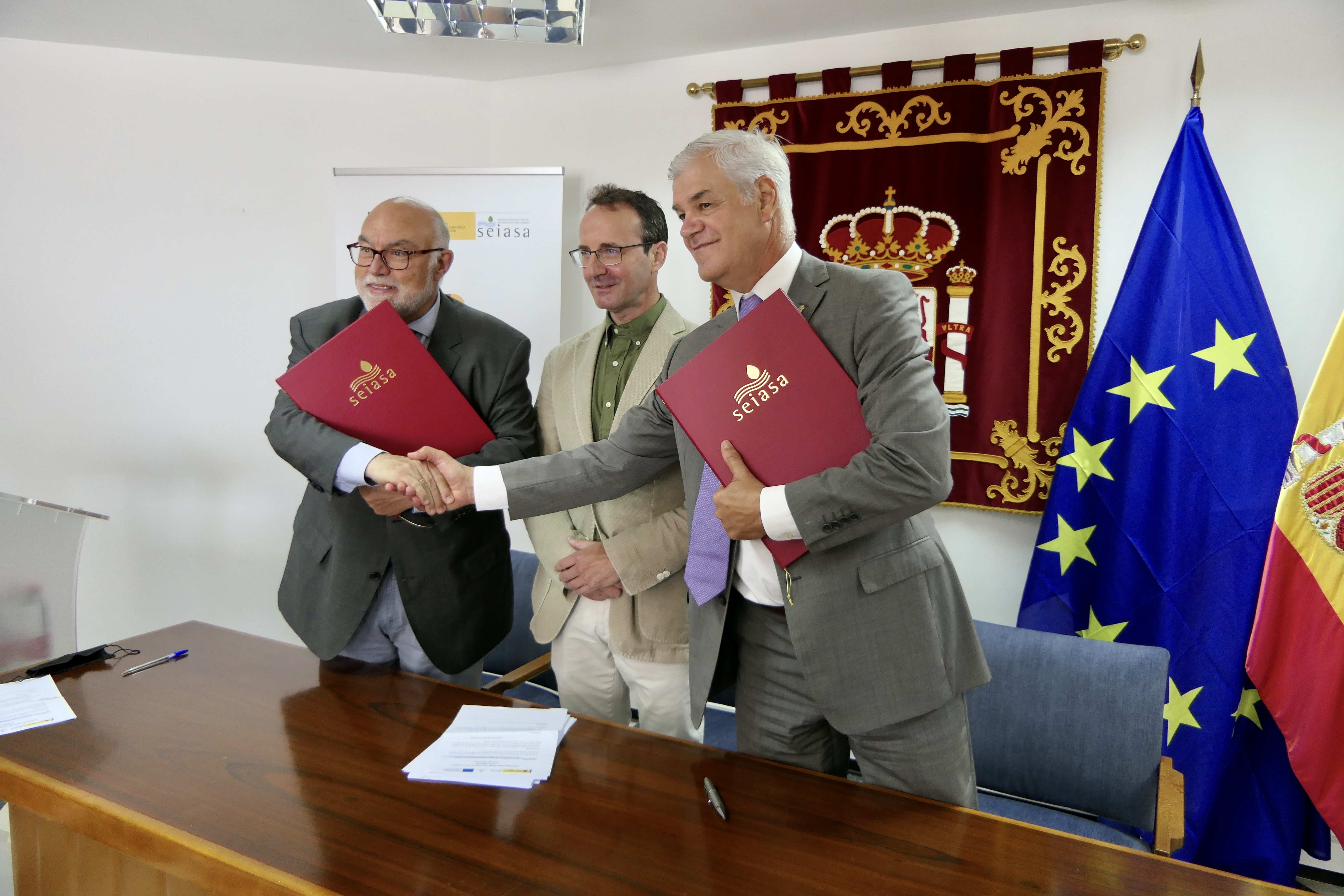 Firma del convenio de colaboración para la mejora de la red de riego de El Golfo