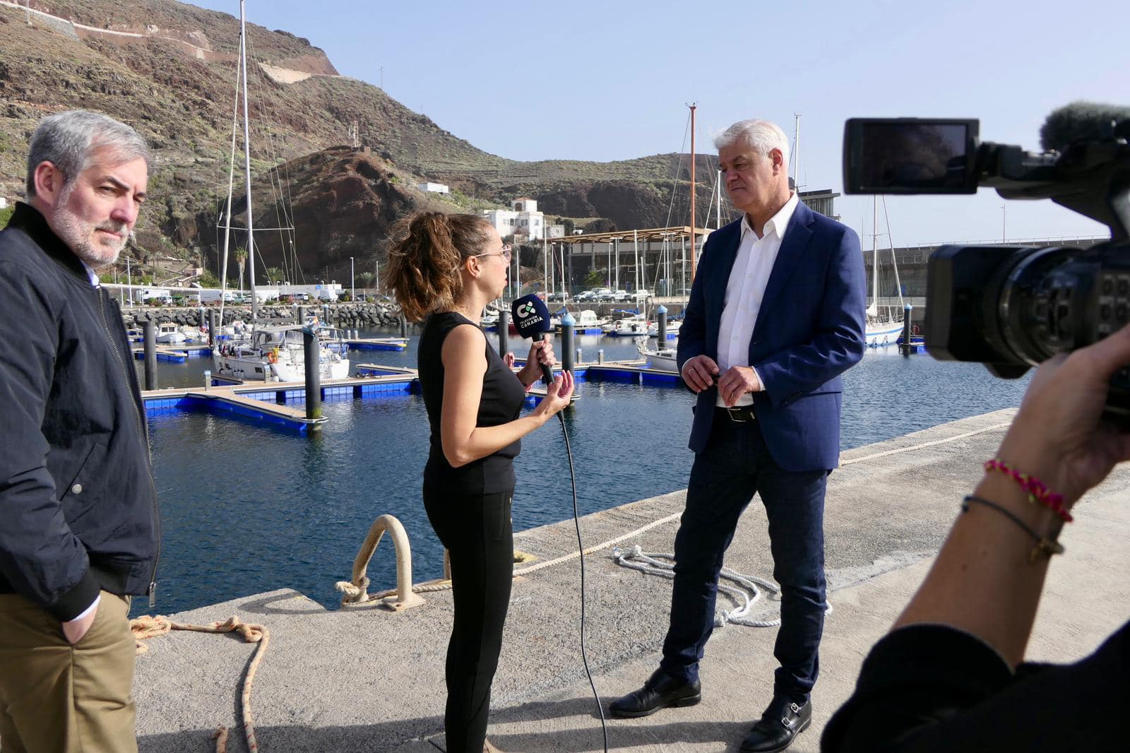 Momento de la visita a los puertos de La Restinga y La Estaca