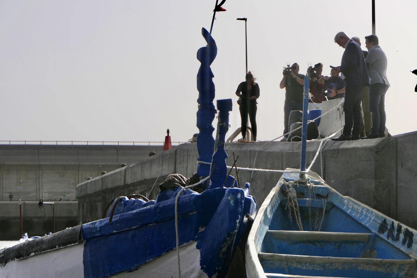 Momento de la visita a los puertos de La Restinga y La Estaca