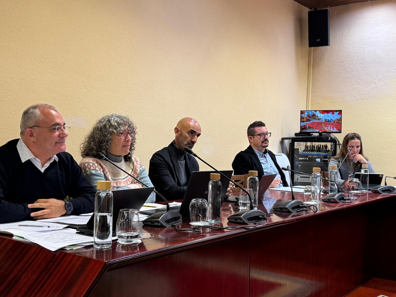 El Pleno del Cabildo de El Hierro aprueba el Presupuesto de 2026 sin ...