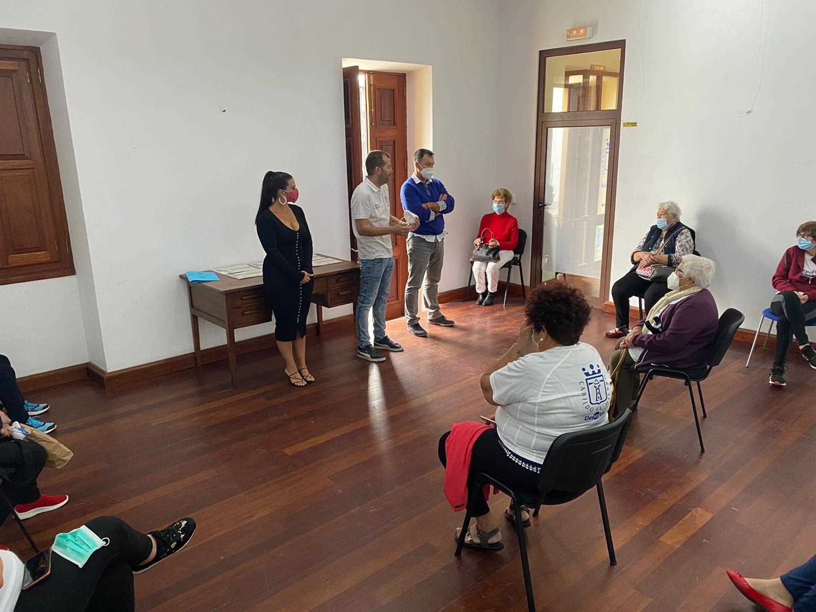Deportes reconoce el esfuerzo de los mayores para seguir las clases online 