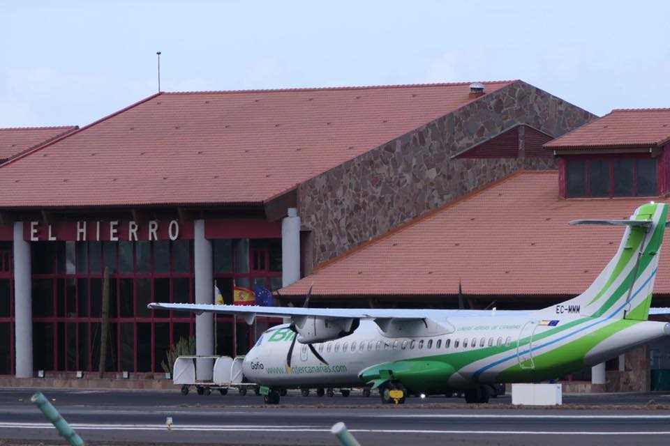 Los aeropuertos de El Hierro y La Gomera registran las menores caídas en el tráfico de pasajeros 