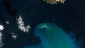 Foto de la NASA erupción submarina