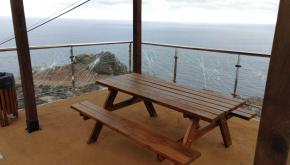 Cabildo de El Hierro denuncia un acto vandálico en un mirador de la red de carreteras insular